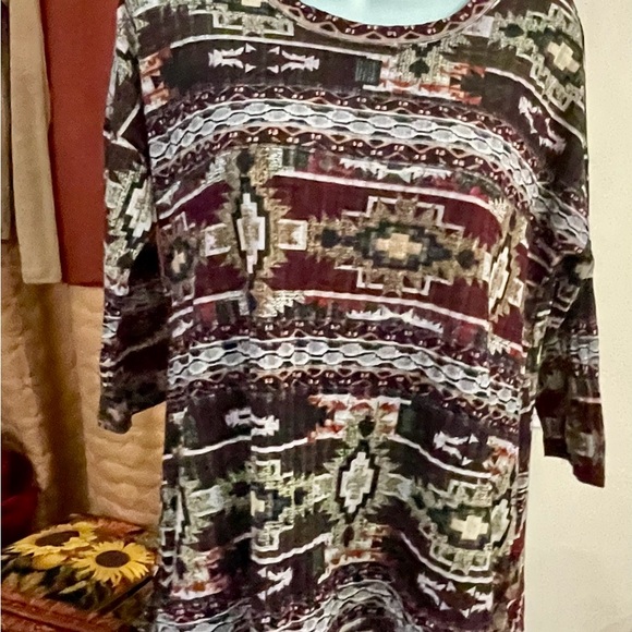 🍁TRIBAL Shirt🍁 - Picture 7 of 14